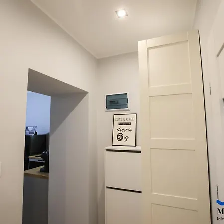 Апартаменты Morska Okrzeja - Sloneczne Mieszkanie Blisko Centrum Free Parking Гдыня