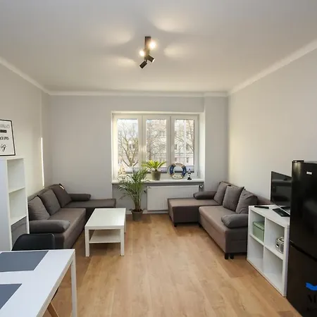 Апартаменты Morska Okrzeja - Sloneczne Mieszkanie Blisko Centrum Free Parking Гдыня