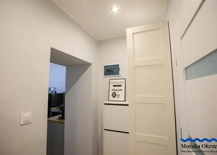 アパート Morska Okrzeja - Sloneczne Mieszkanie Blisko Centrum Free Parking グディニャ