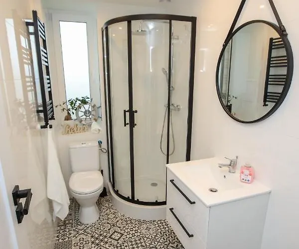 アパート Morska Okrzeja - Sloneczne Mieszkanie Blisko Centrum Free Parking グディニャ